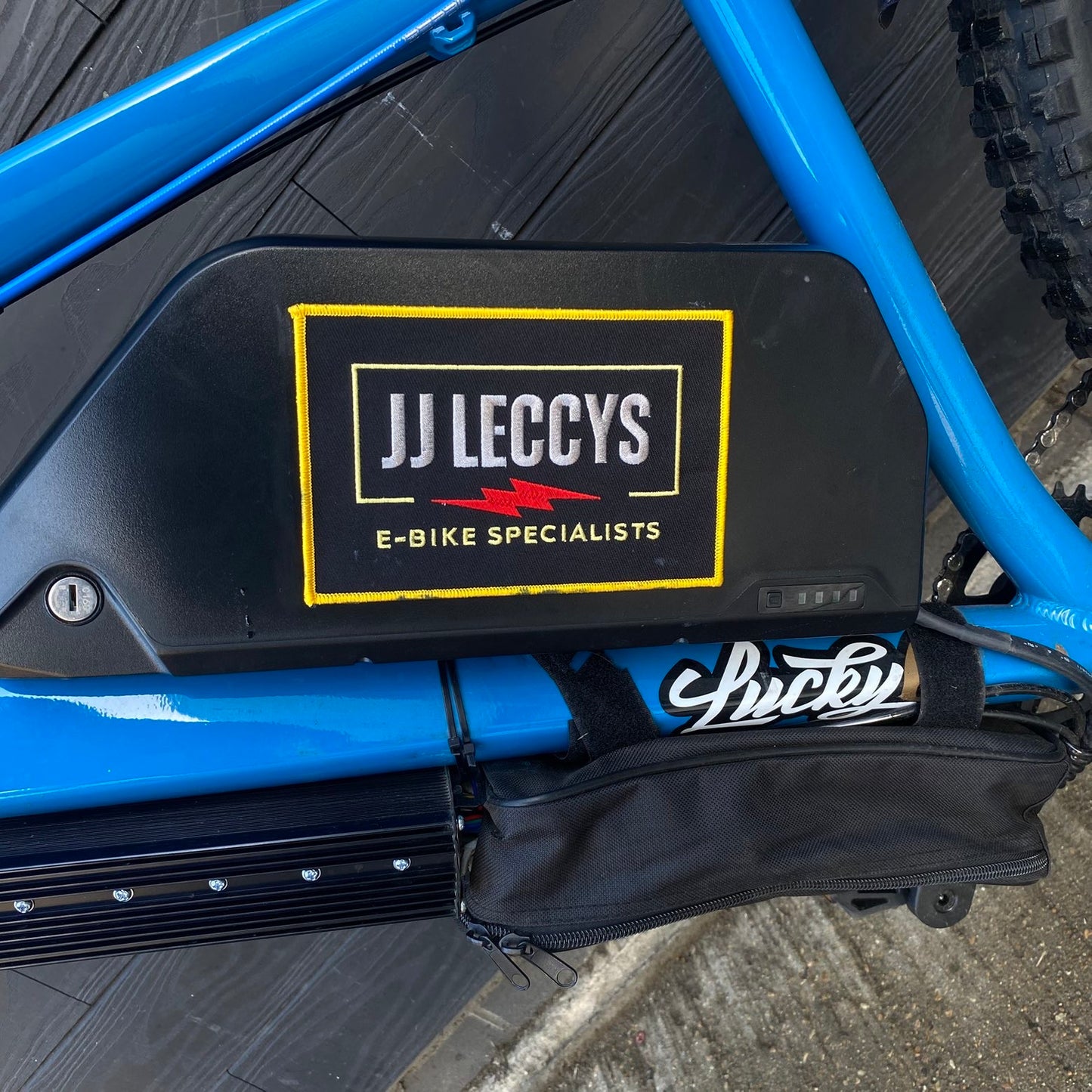 52V 2000W Electric Bike – Shimano Deore Brakes | High-Performance Off-Road E-Bike